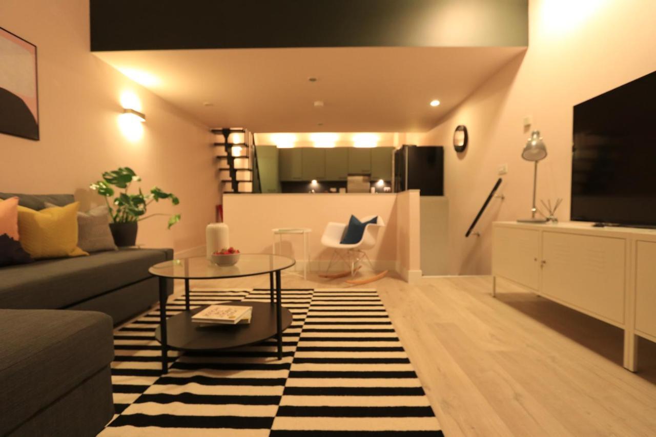 Ecohome On The Canal In A Historic Site Near City Coventry Exterior foto